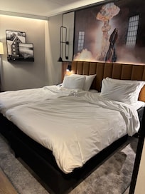 Rymligt och fint rum. Mycket smakfull inredning.