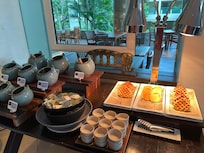Pancake and waffle station