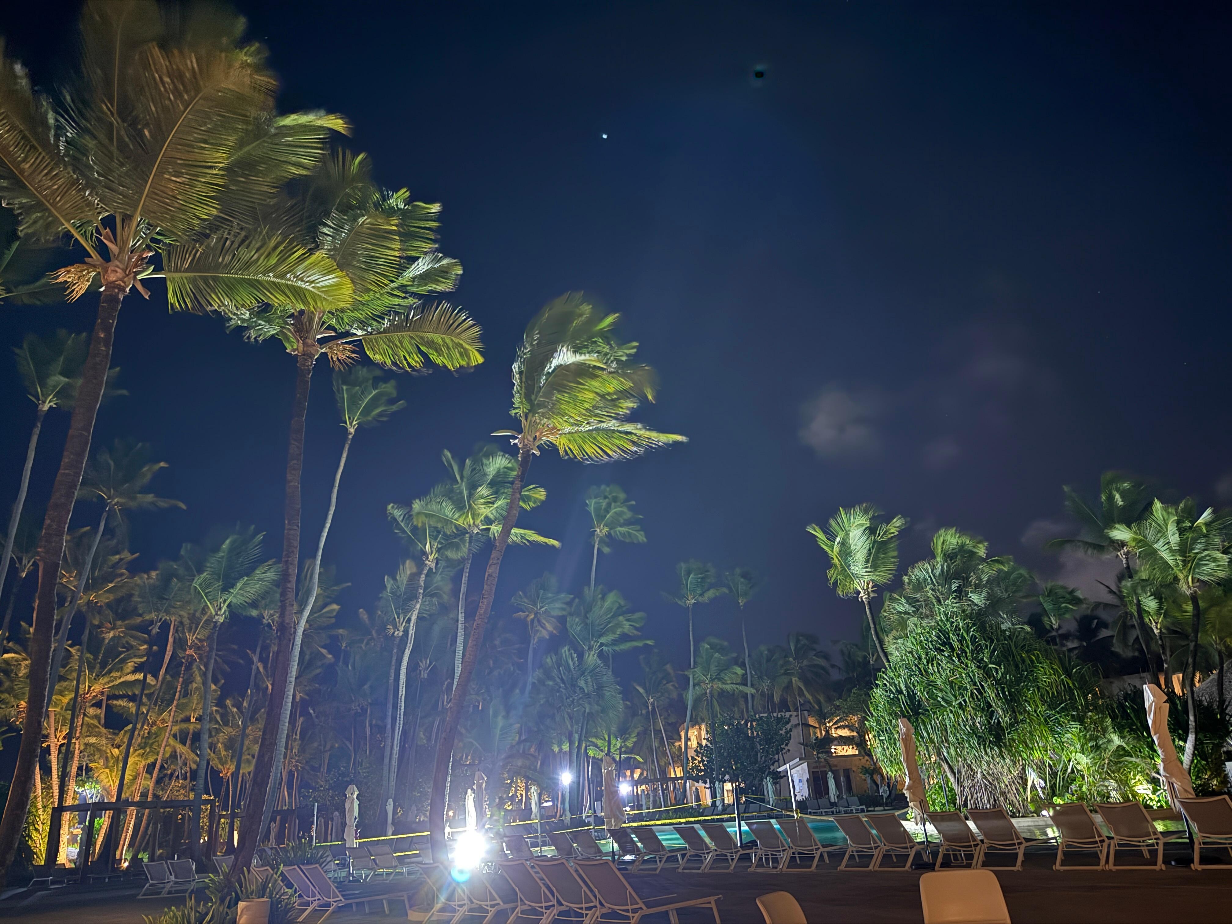 Area around the beach close to the Mexican restaurant 