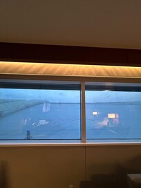 窓外はこんな感じで何も見えない。面白くなかった。