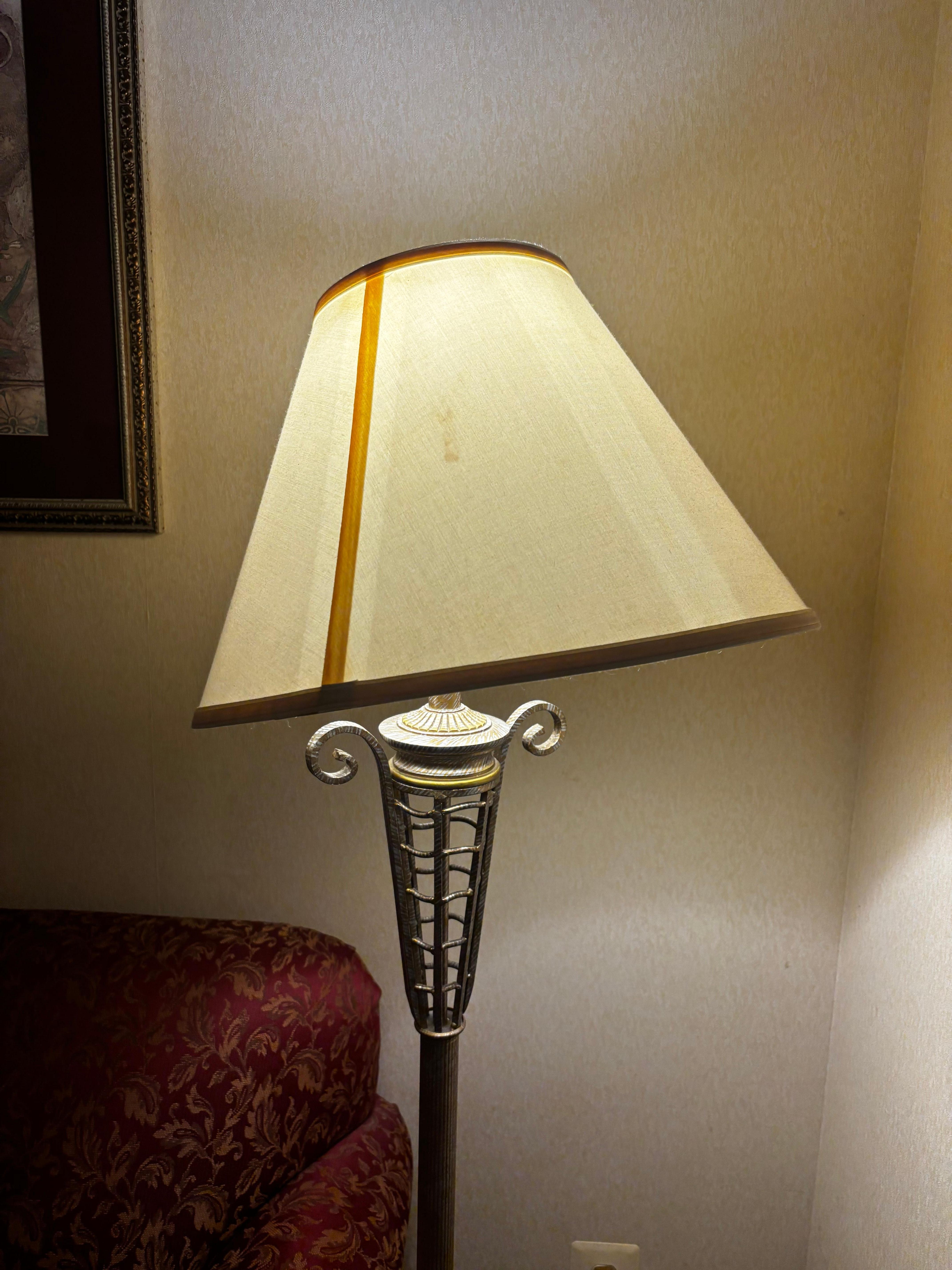 Broken lamp shade