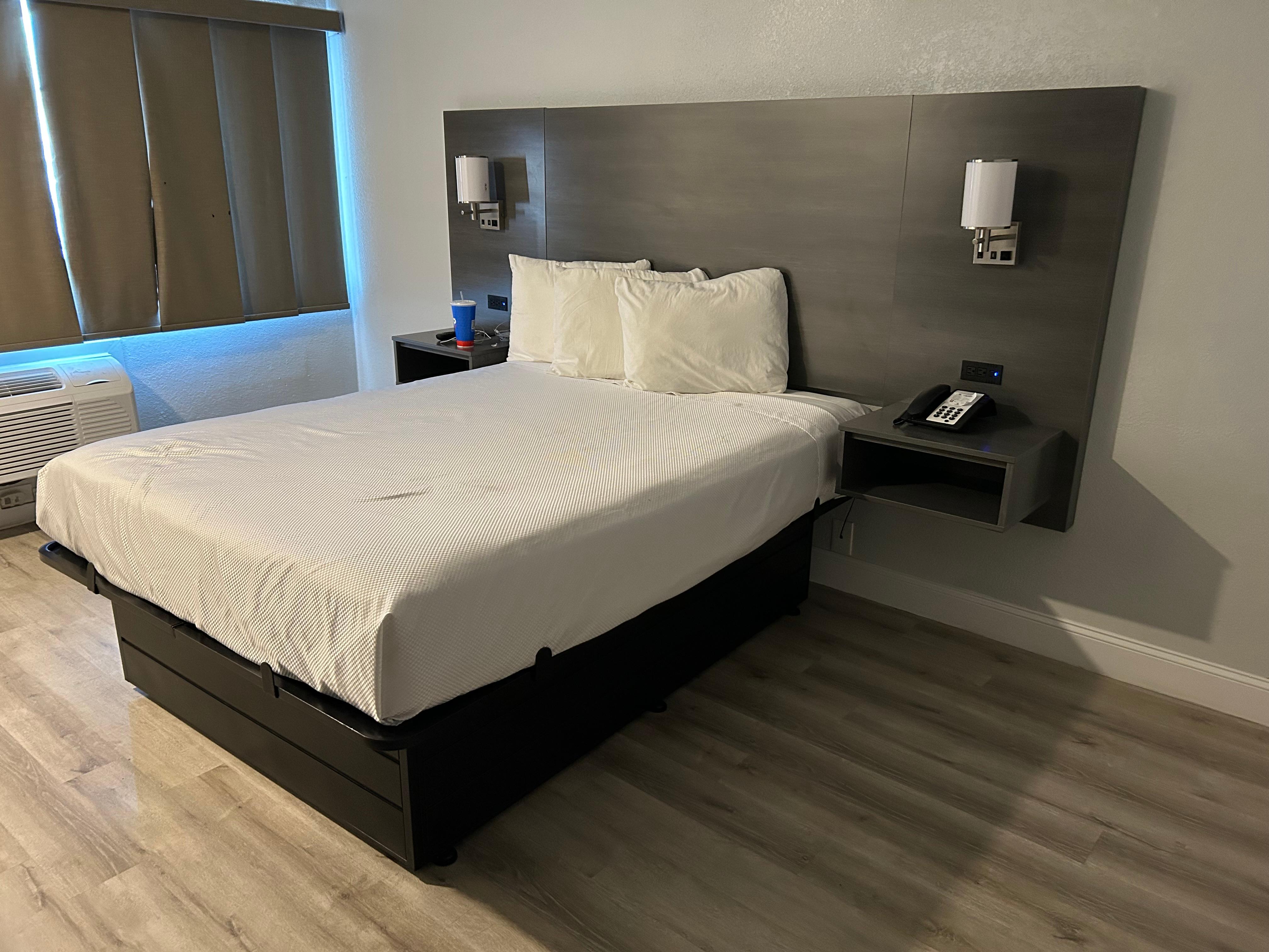 very nice bed, air conditioning, multiple plugs in your bed