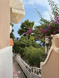 Route down to the water