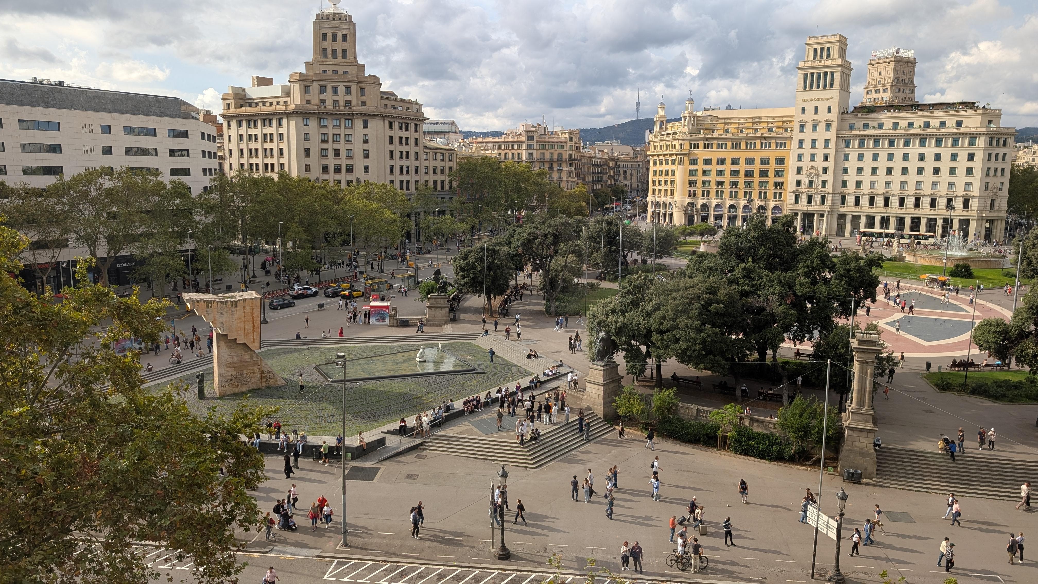カタルーニャ広場が一望