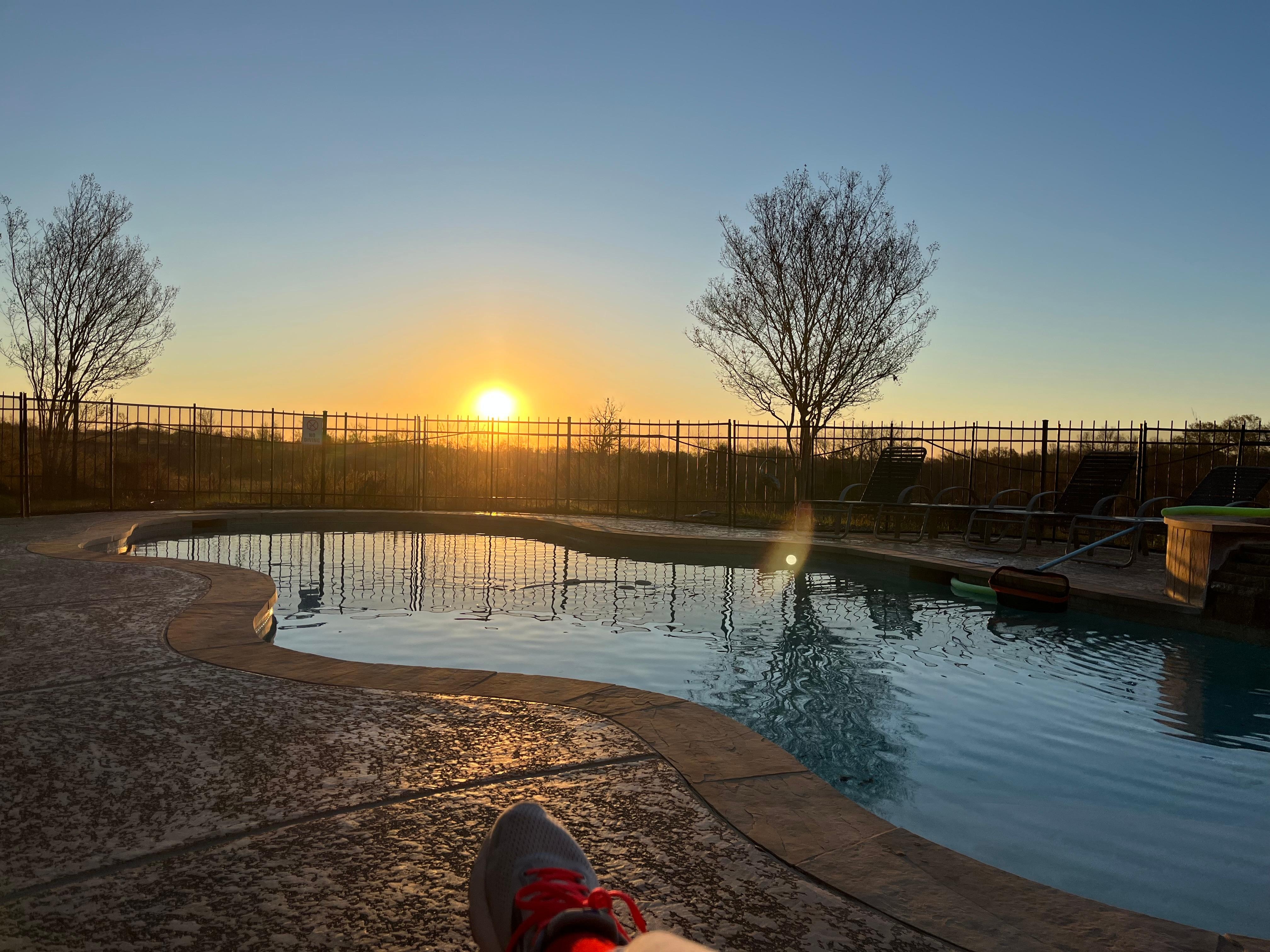 Mornings by the pool alone with God were a treasure for Mimi 🥰