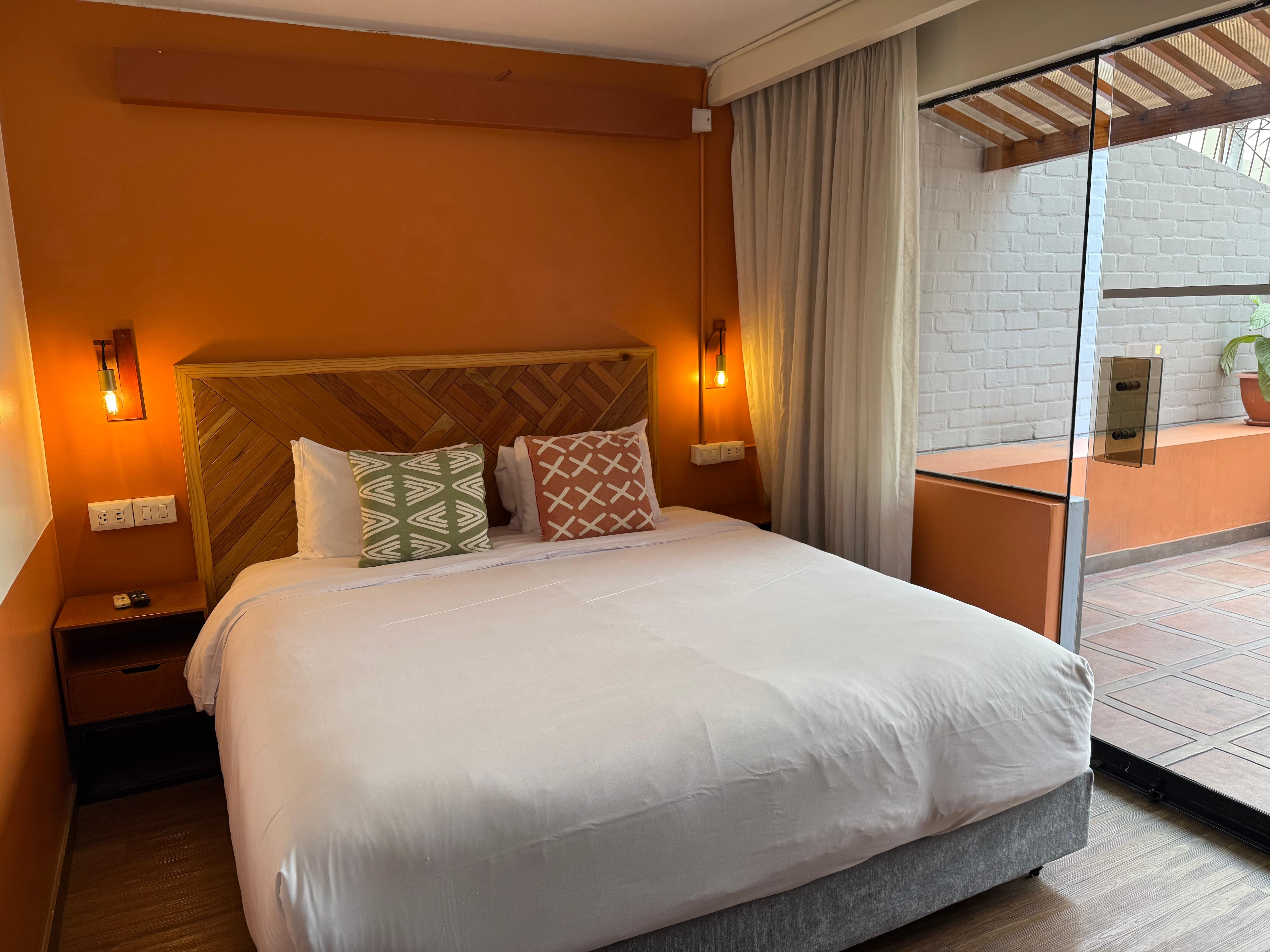 Cómodo y limpio 
Lo único malo es que aún lado estaban remodelando una habitación y hubo mucho ruido 