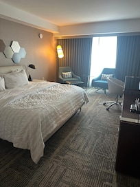 Super comfy bed and linens