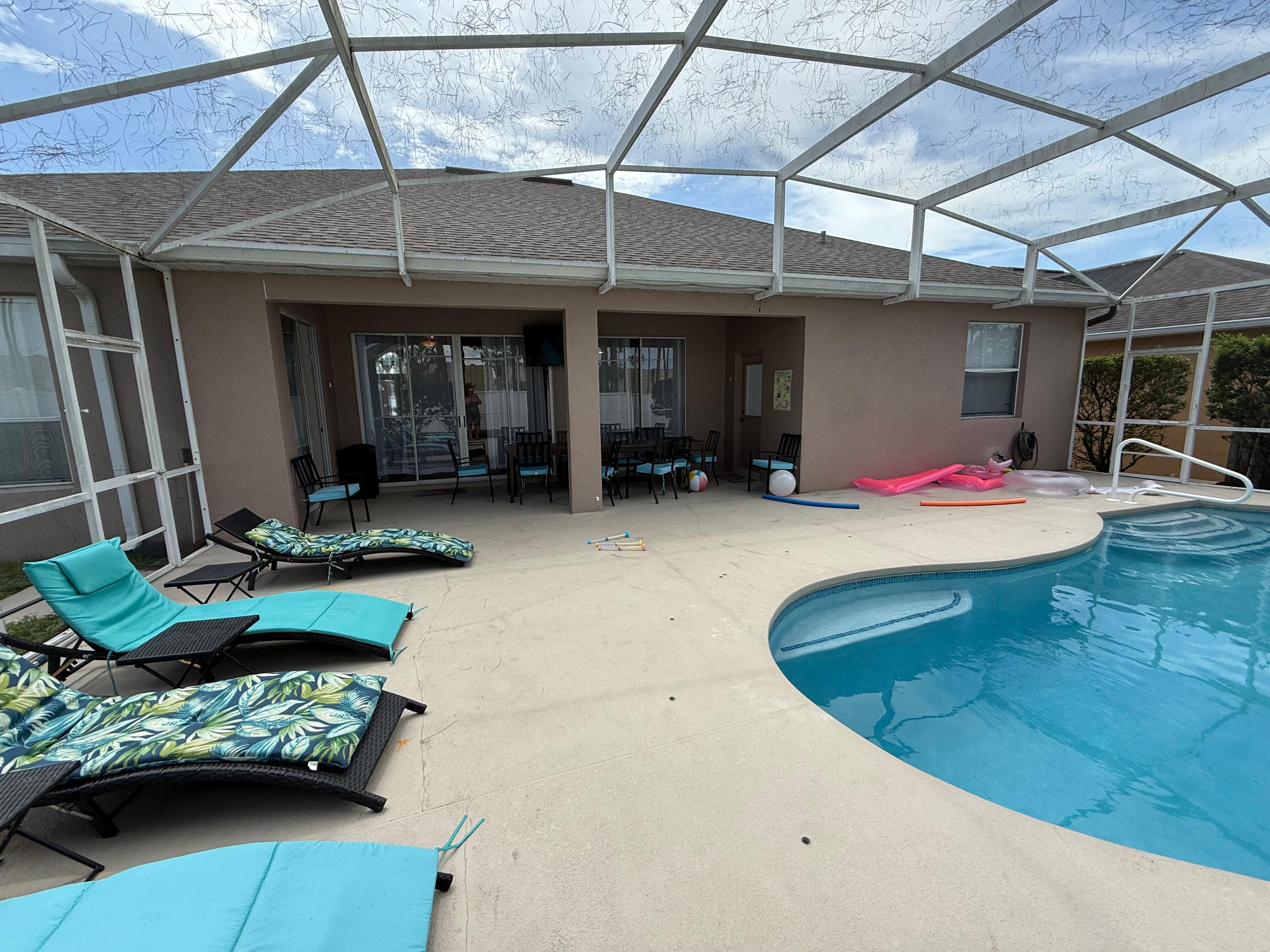 Swimming pool