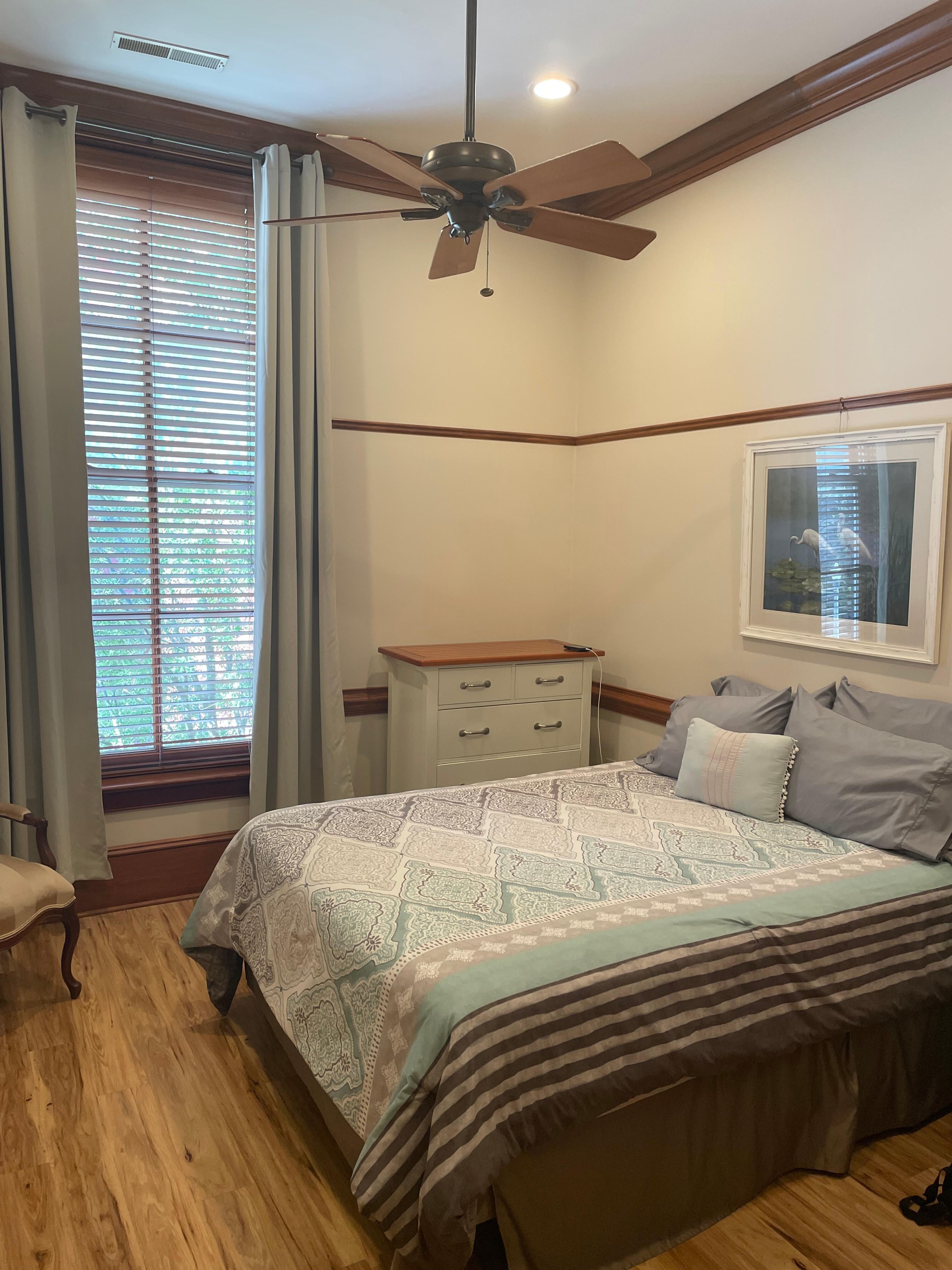 Guest bedroom 