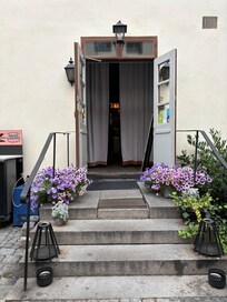 Entrance to breakfast
