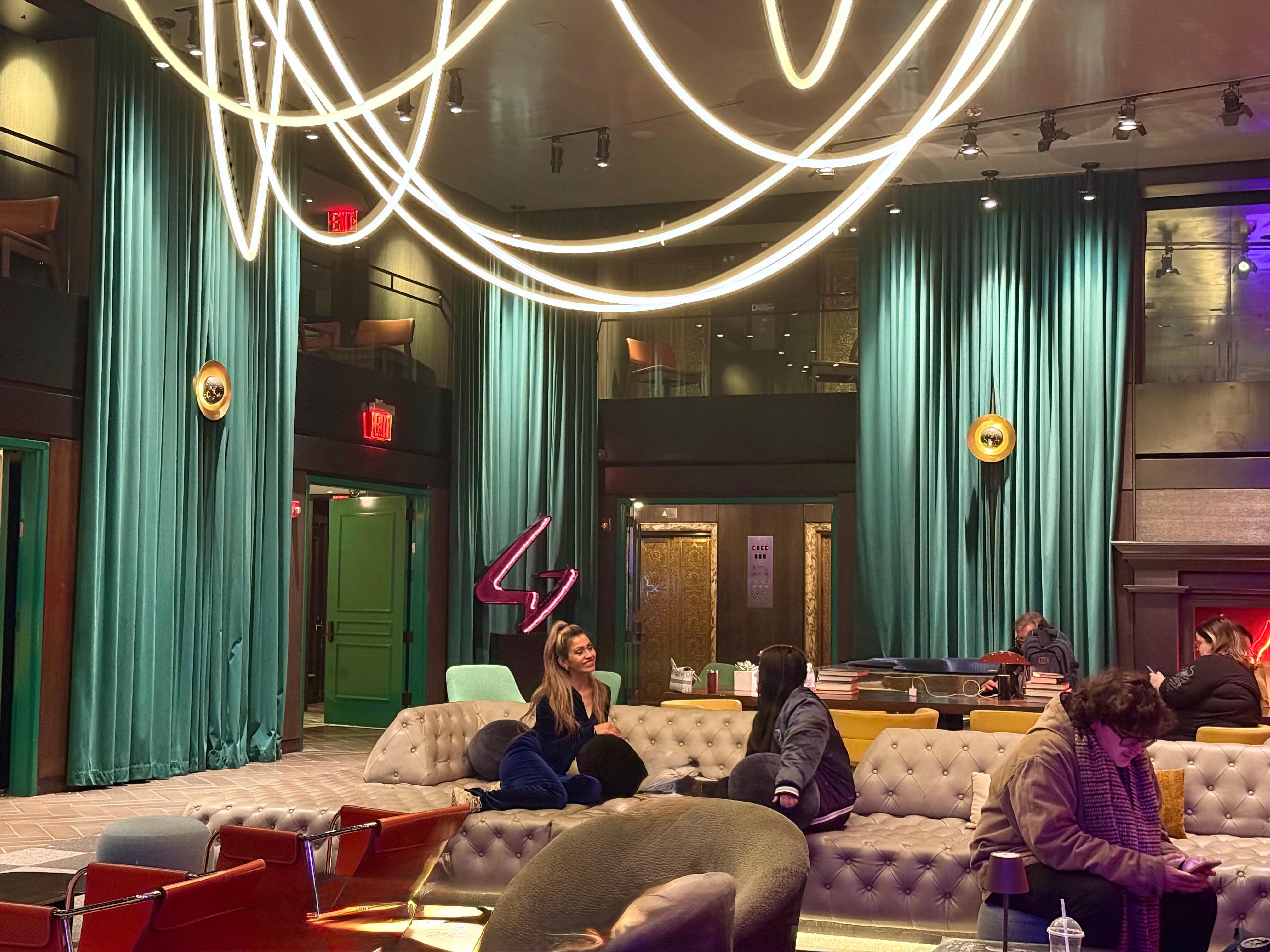 Me and my daughter love 💕 it! 