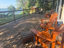 Great spacious deck