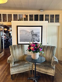 Nostalgic pictures everywhere - love it