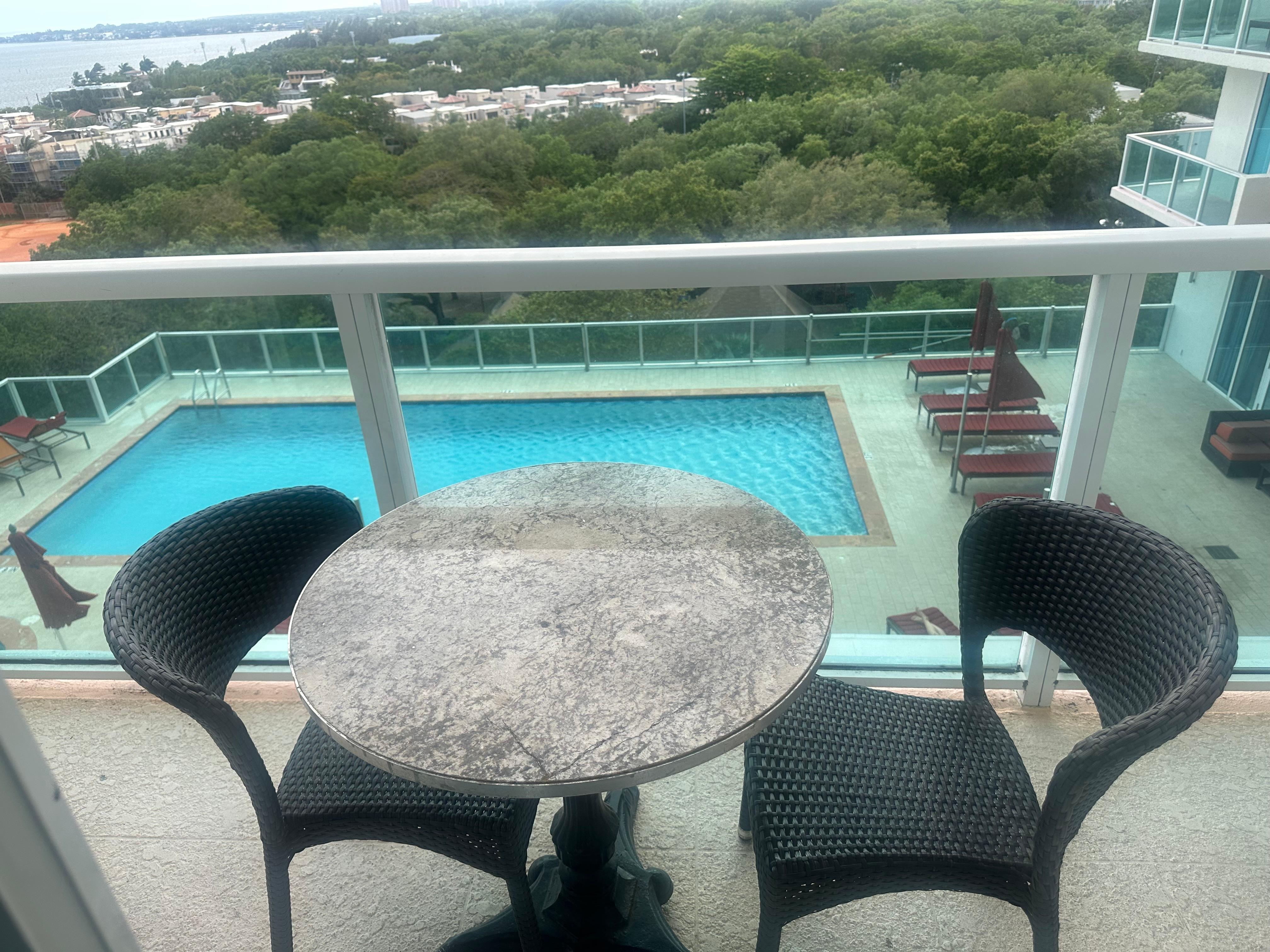 We were on the 10th floor, beautiful scenery. 