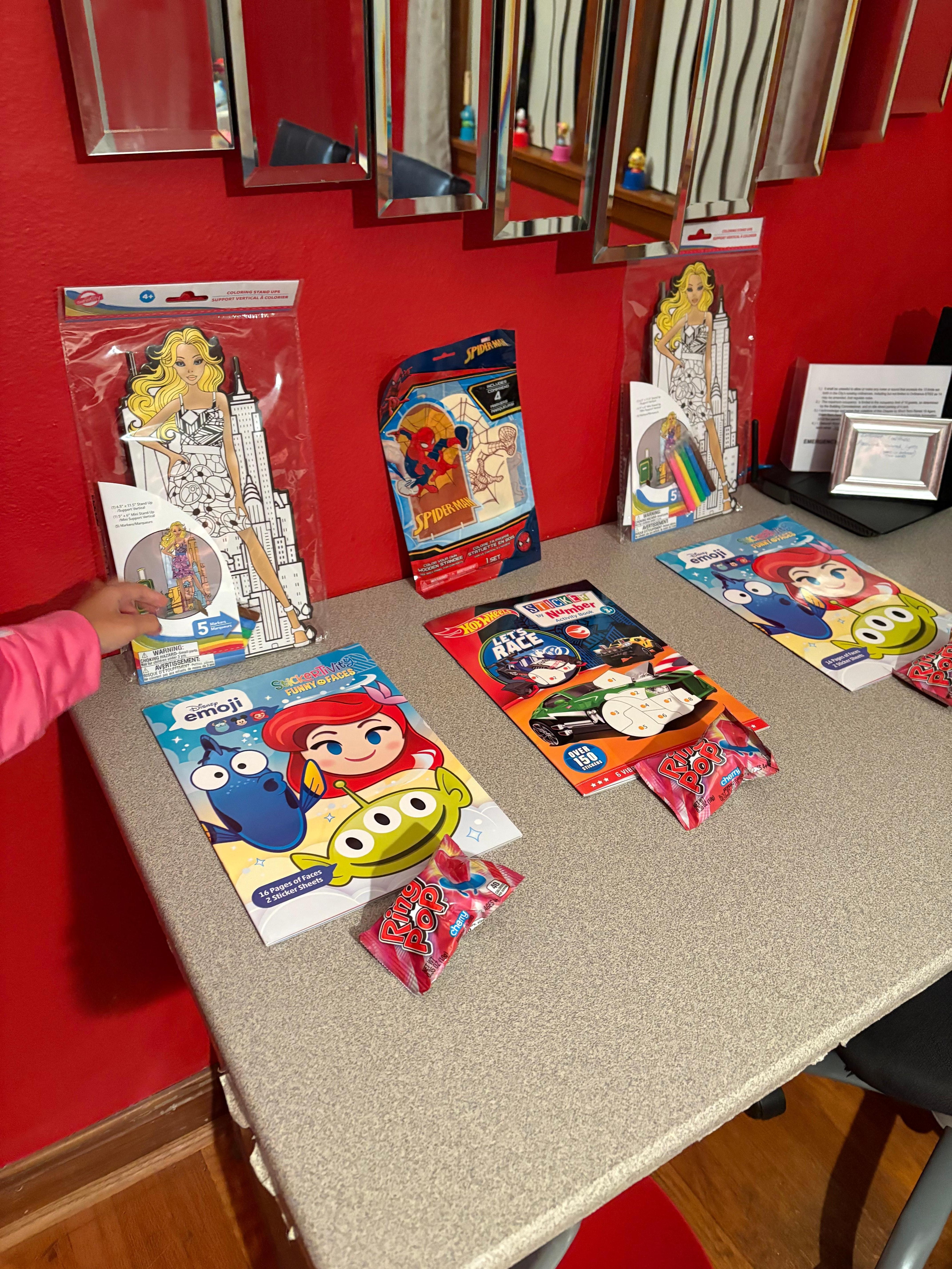 Sweet activities and treats that the host prepared for our stay. Kids loved it! 