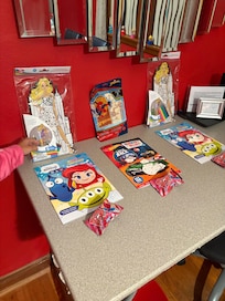 Sweet activities and treats that the host prepared for our stay. Kids loved it!