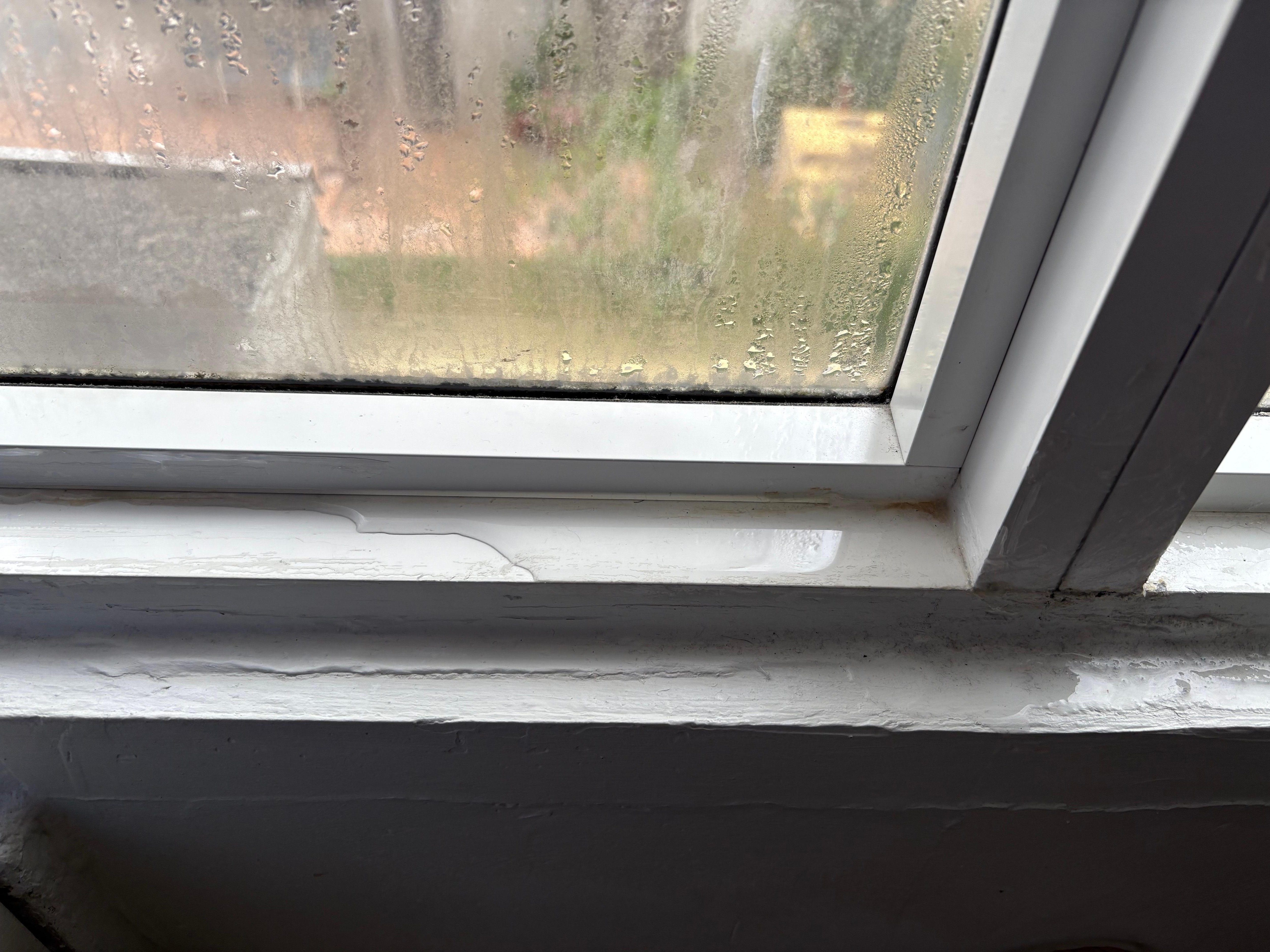 Water leaking in window sill 