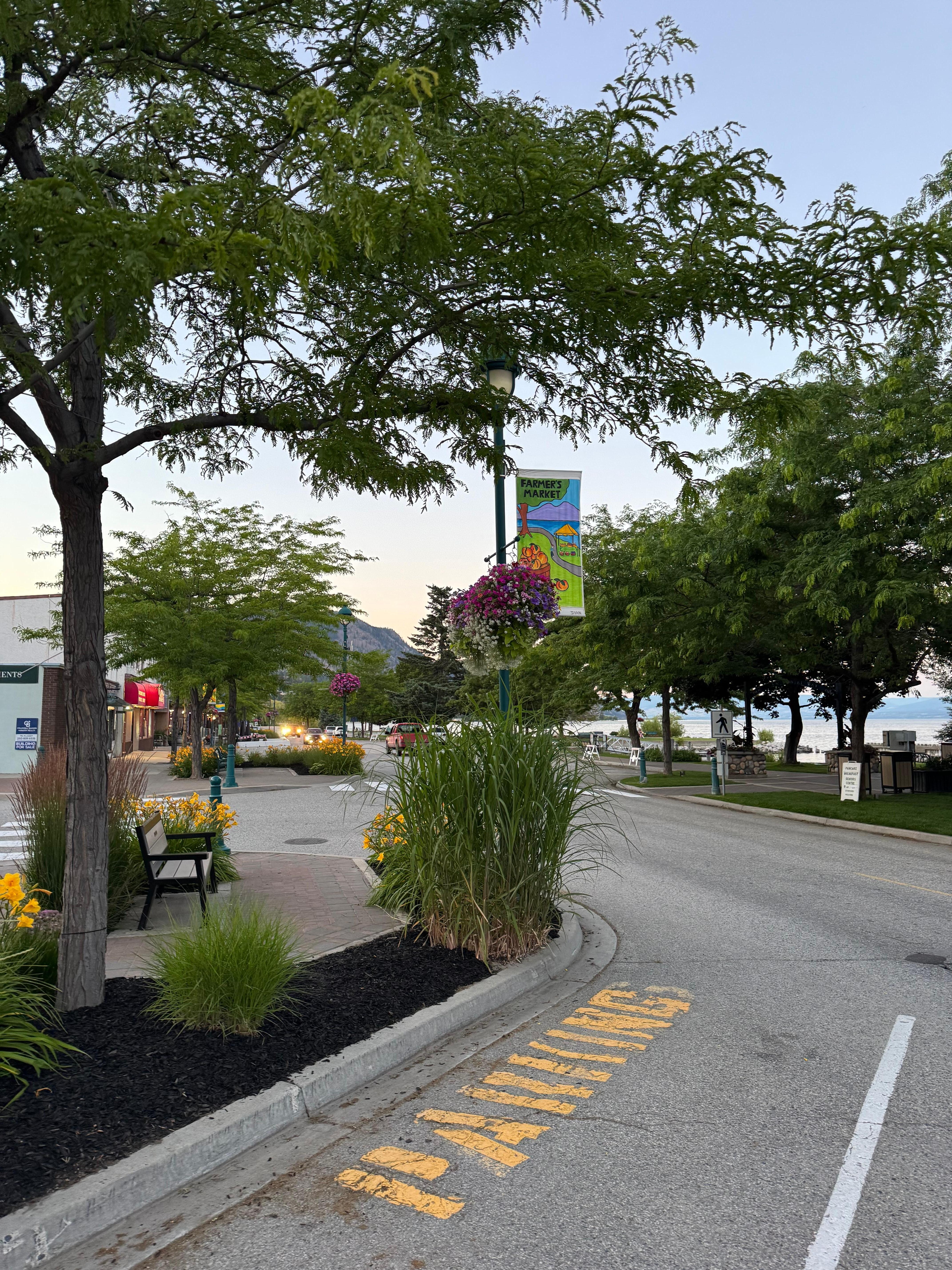 Downtown Peachland - Streetview
