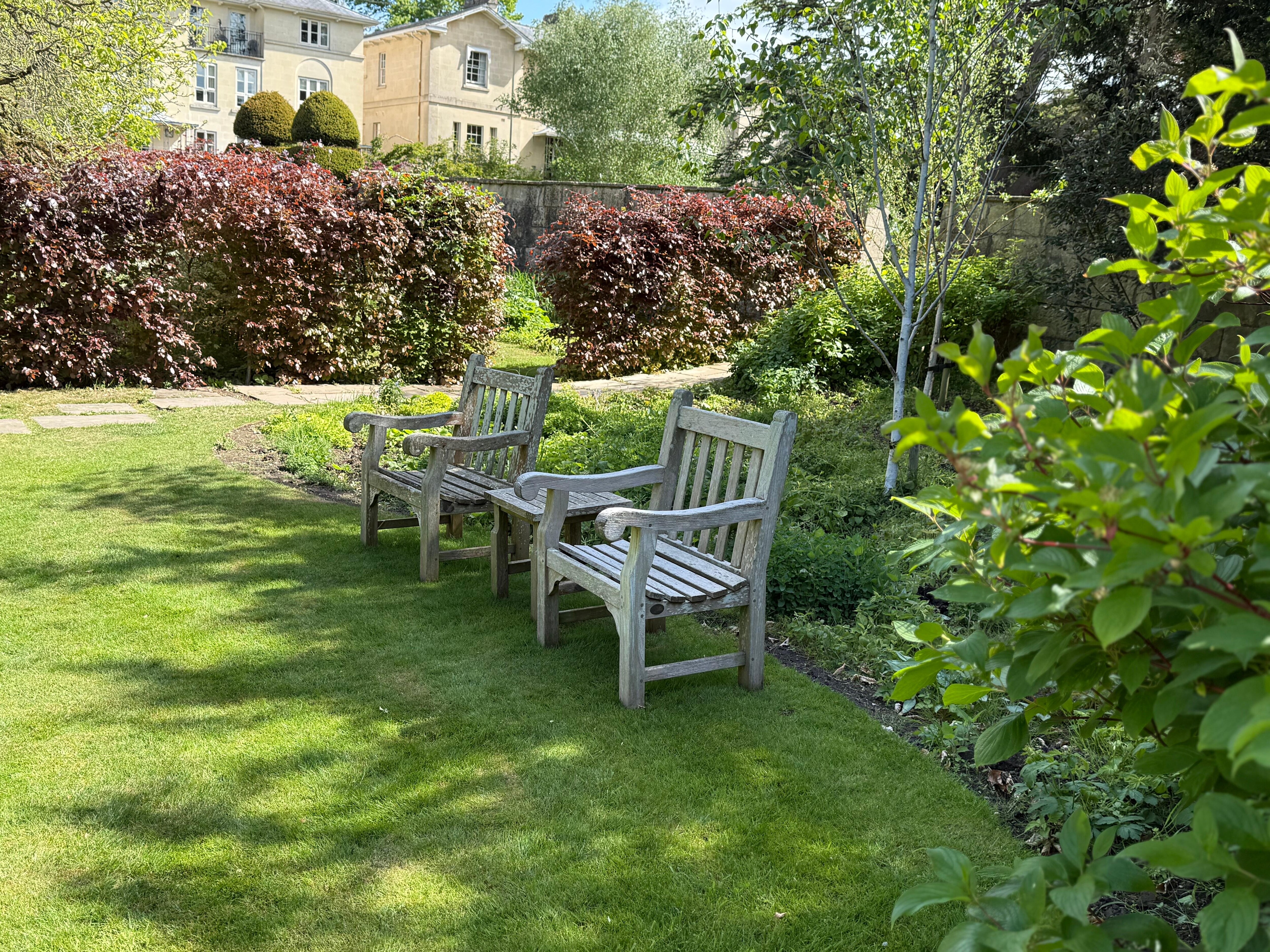 Lots of private places to sit and enjoy the gardens. 