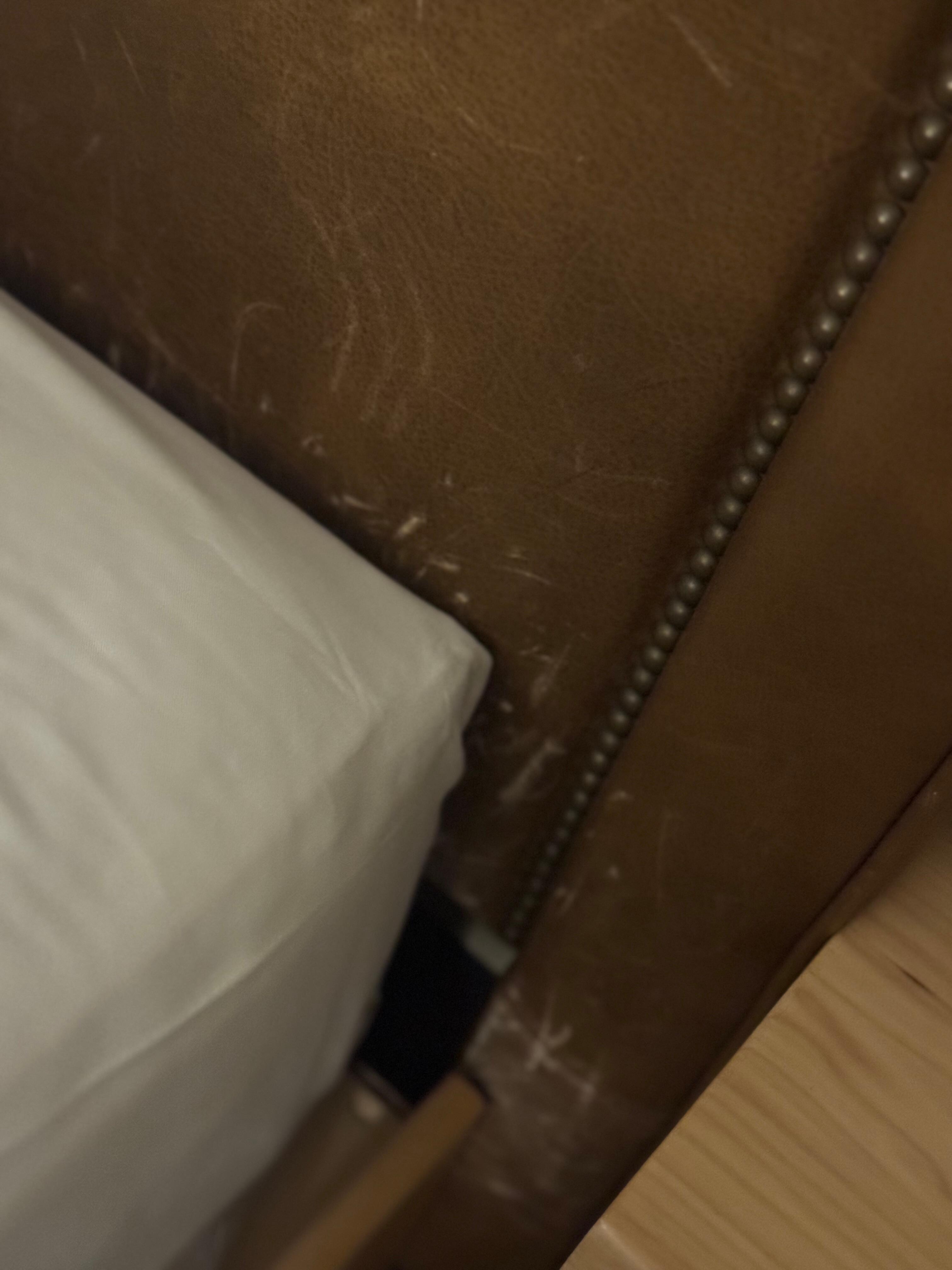 Scratched bed 
