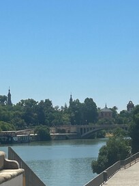 The river is a close walk.