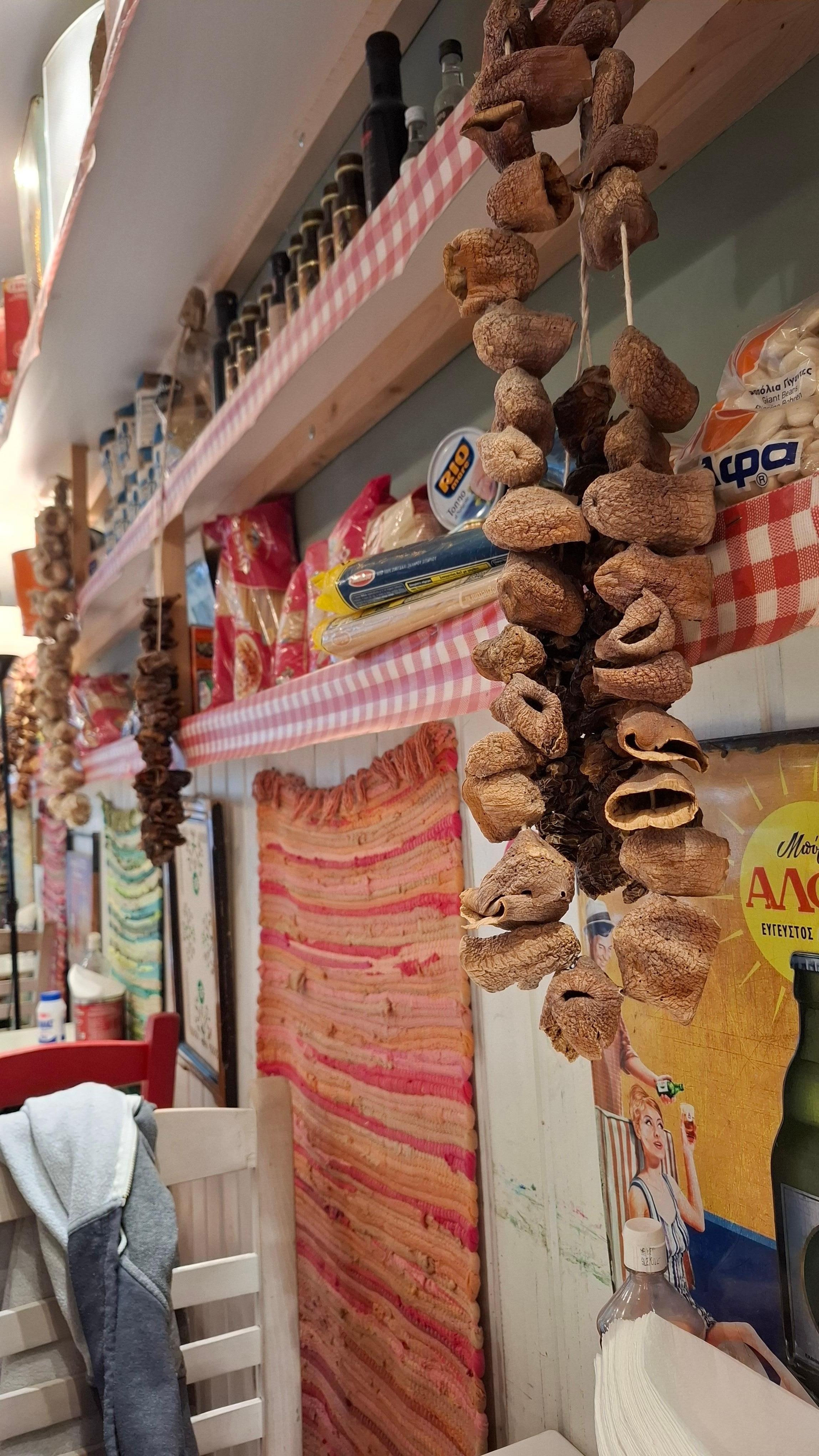 Ontbijt in het restaurant onder het hotel