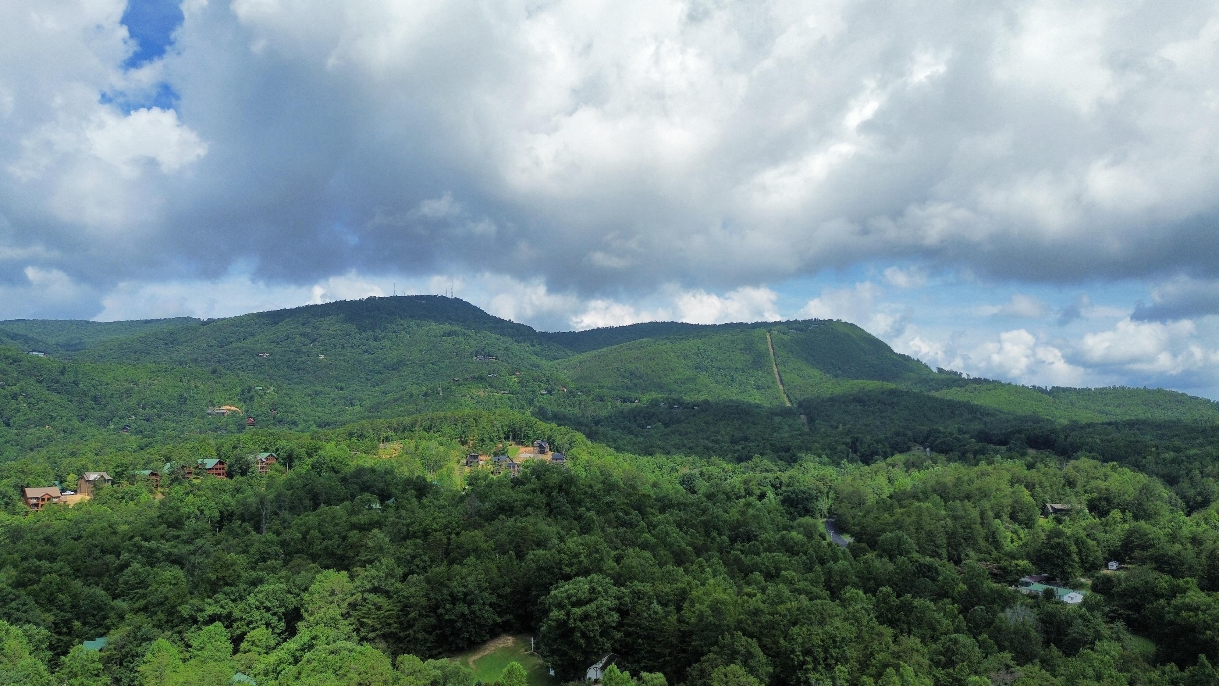 Drone picture above cabin.