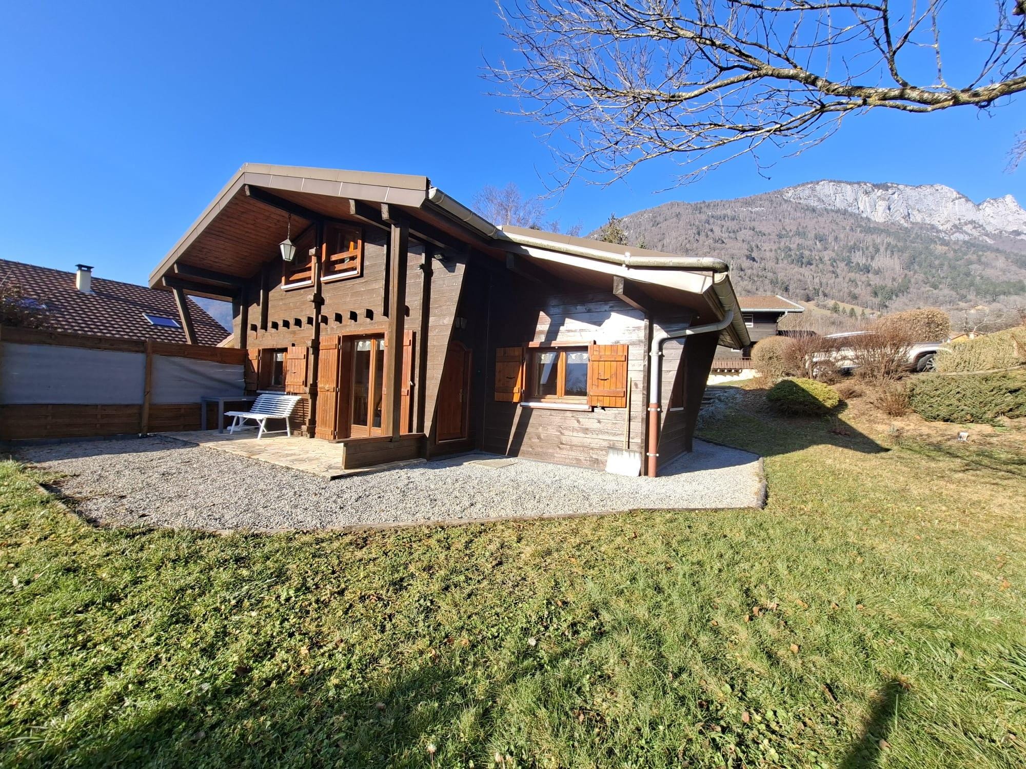 Huisje vanaf de tuin