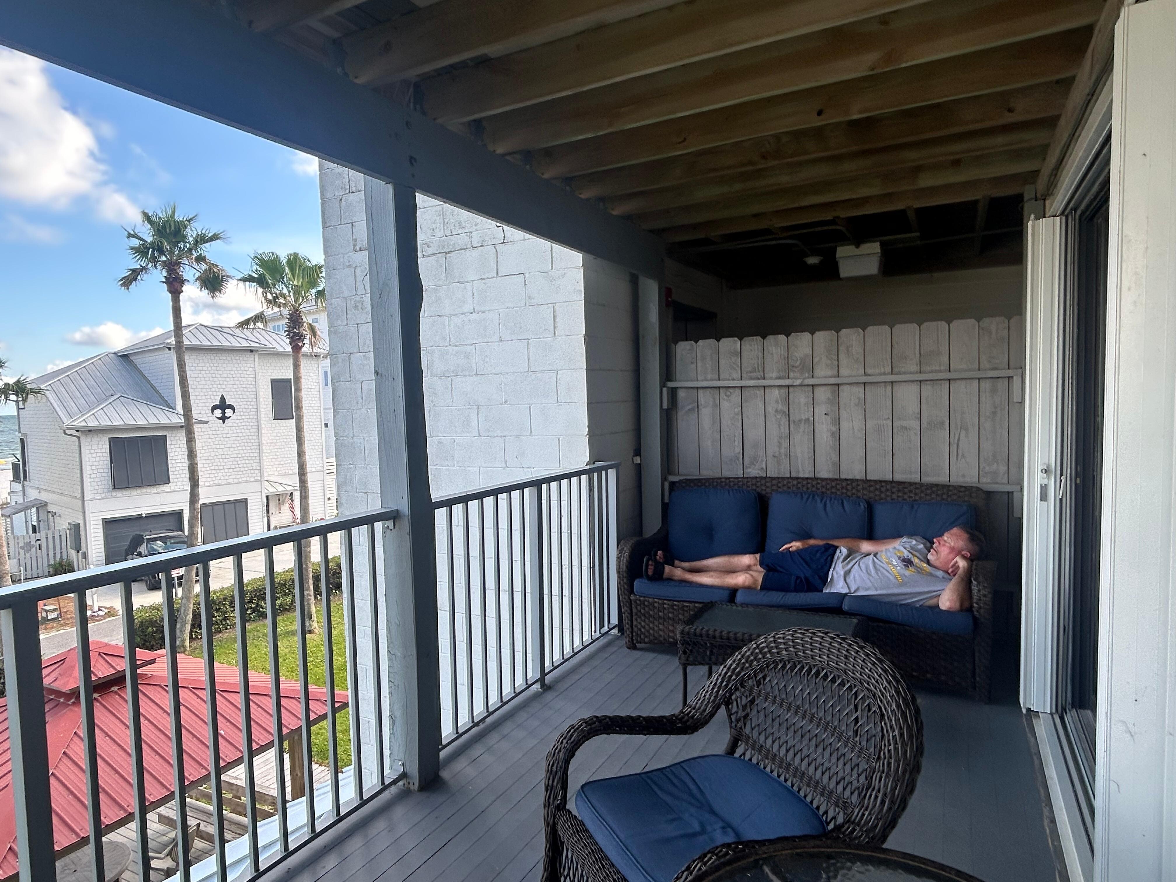 Nice, large balcony, very relaxing, also a table to sit and eat at on one end