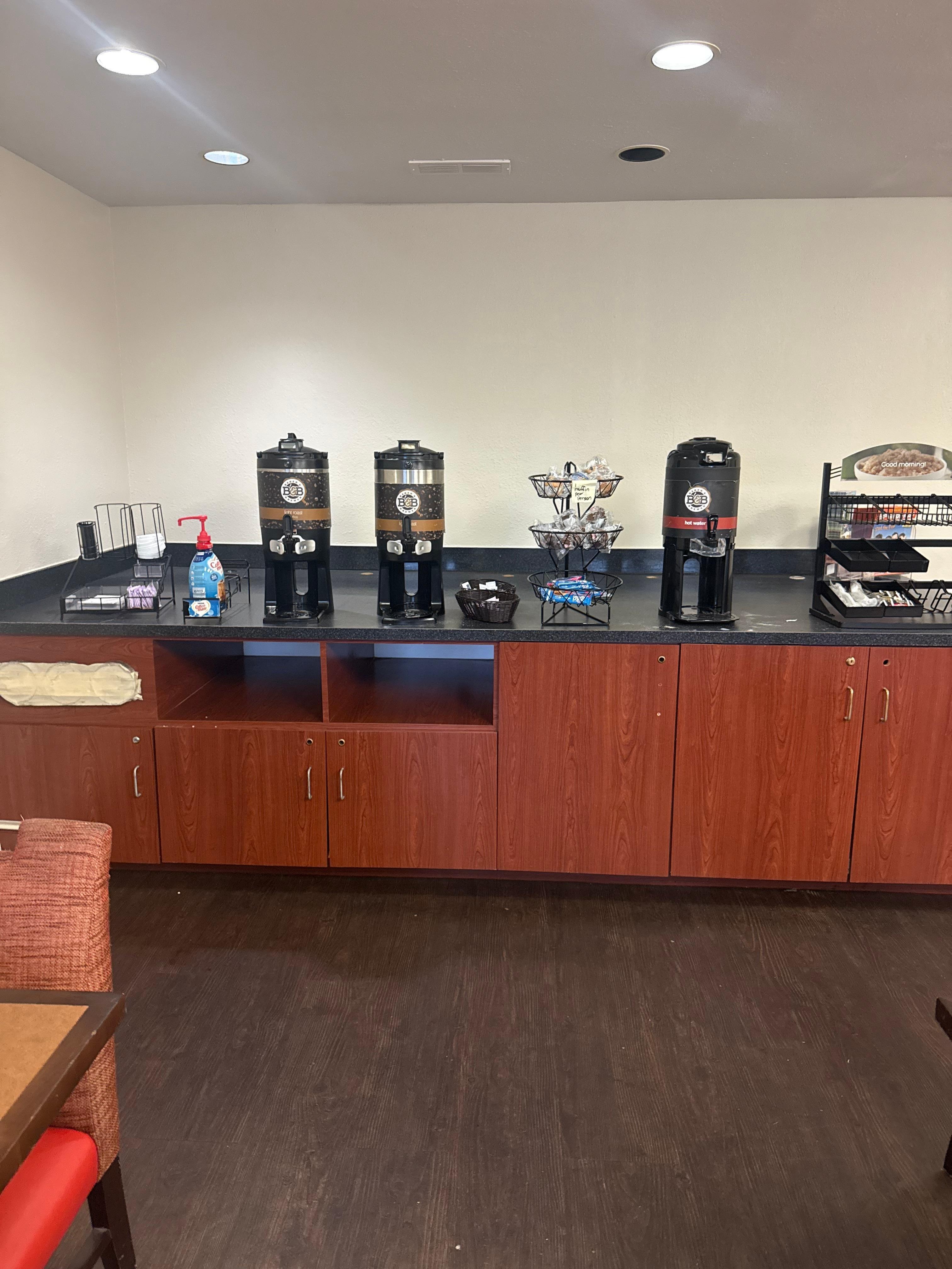 Coffee bar/ breakfast options 
