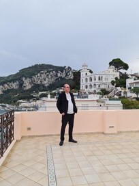 Roof supplied with sun beds and chairs