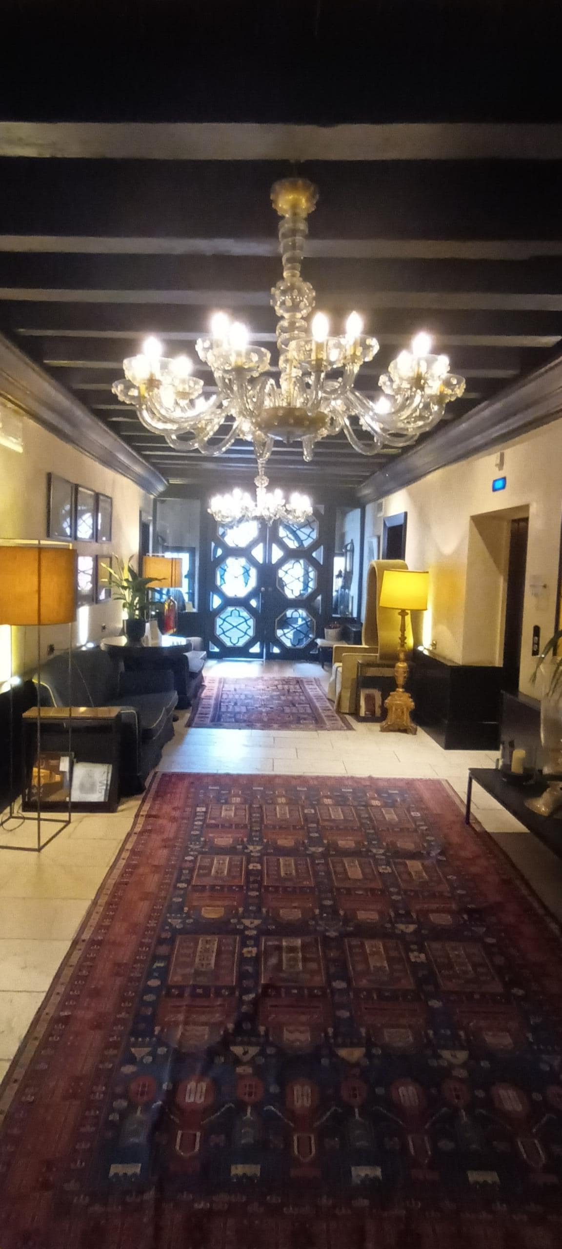 Aqua Palace Hotel, breakfast can be served for Aqua B clients.