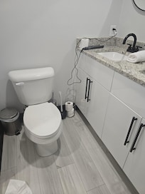 Tight squeeze in master fir 2nd sink