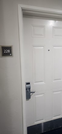 5min before checkout they were knocking on our door with a new contract I thought it was so rude.