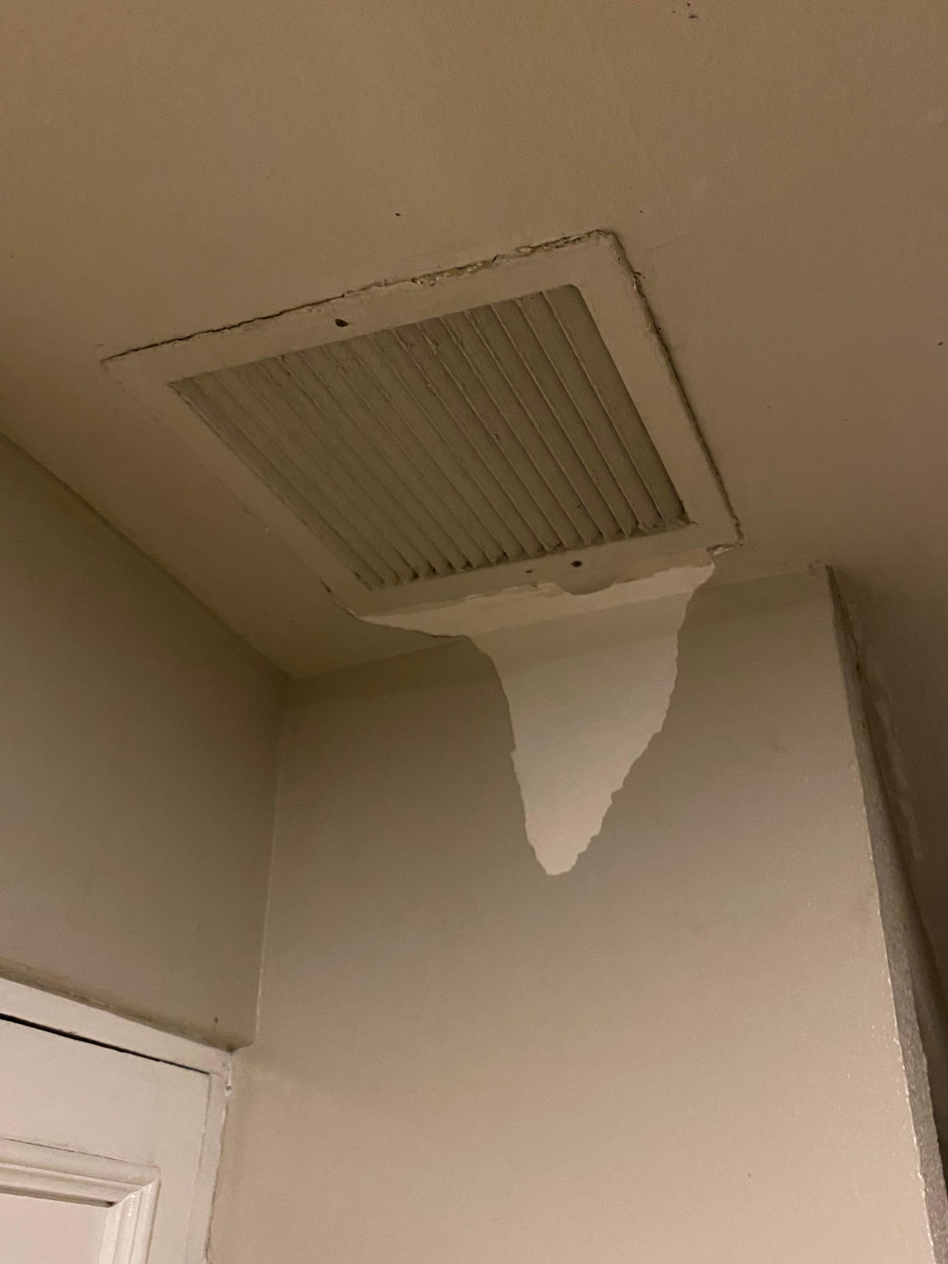 Necesario mantenimiento, muy saturado 