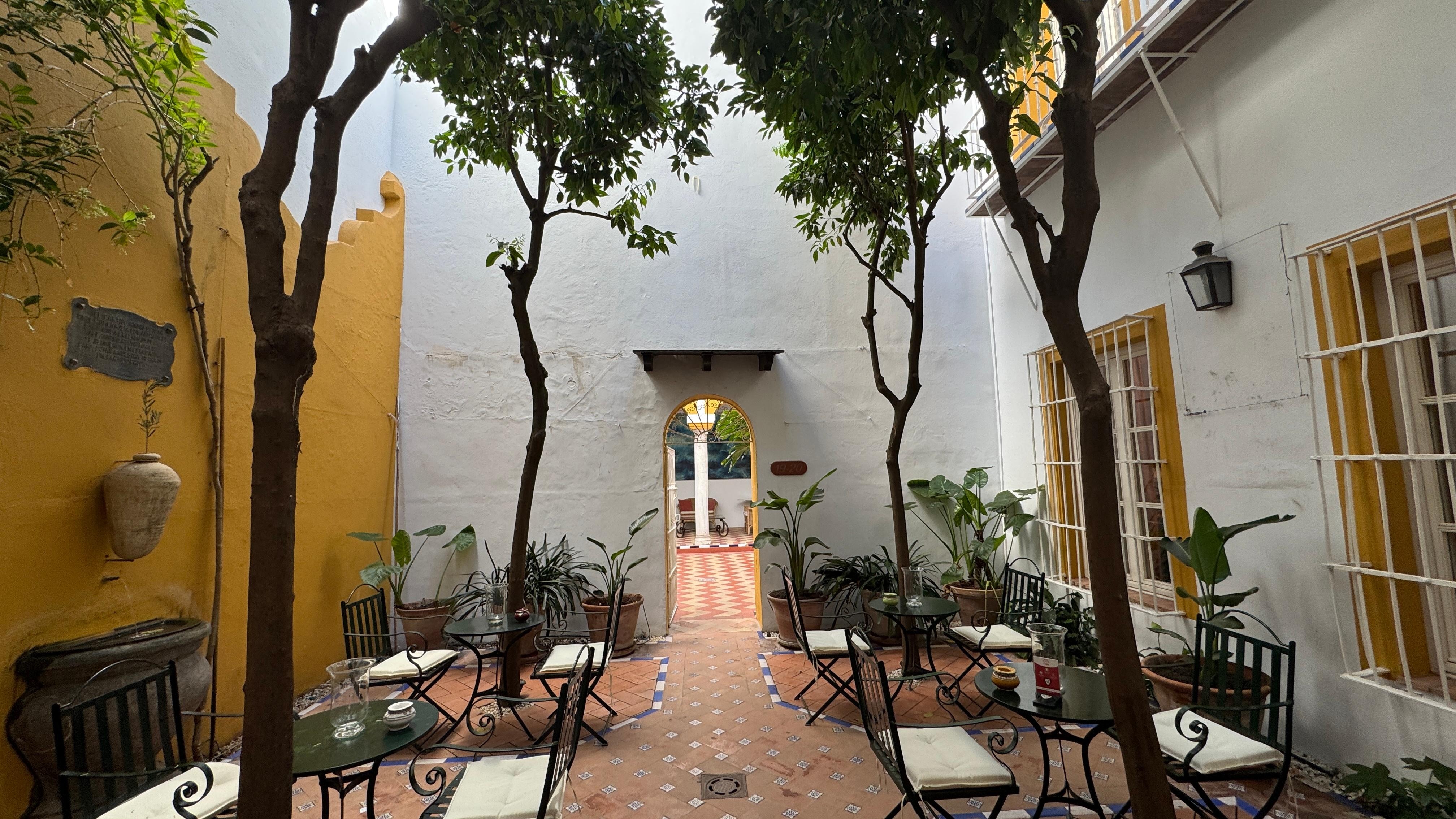 Breakfast courtyard