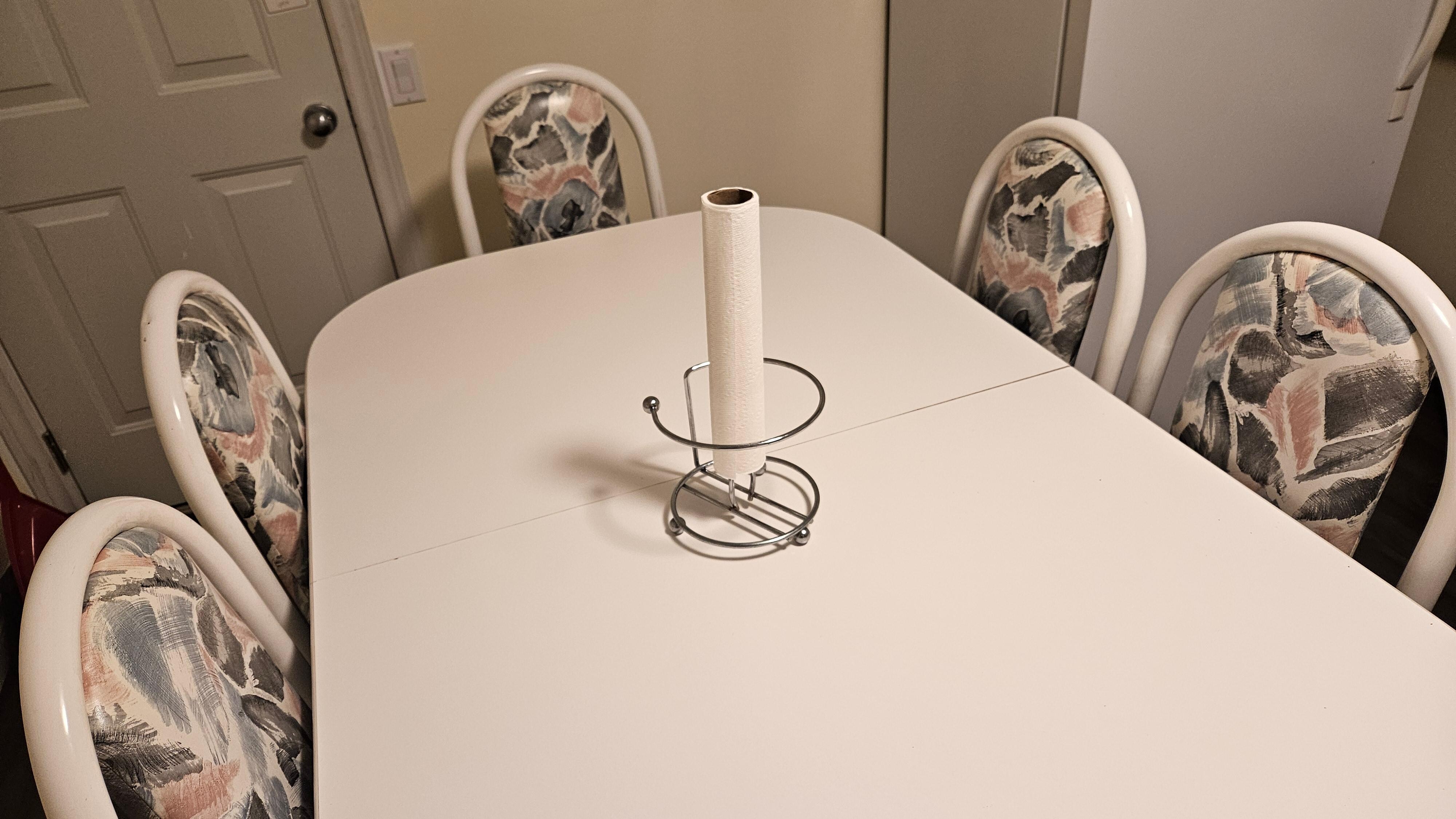 Empty paper towels upon arrival - with no spares.