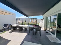Terrasse salle piscine Ă manger