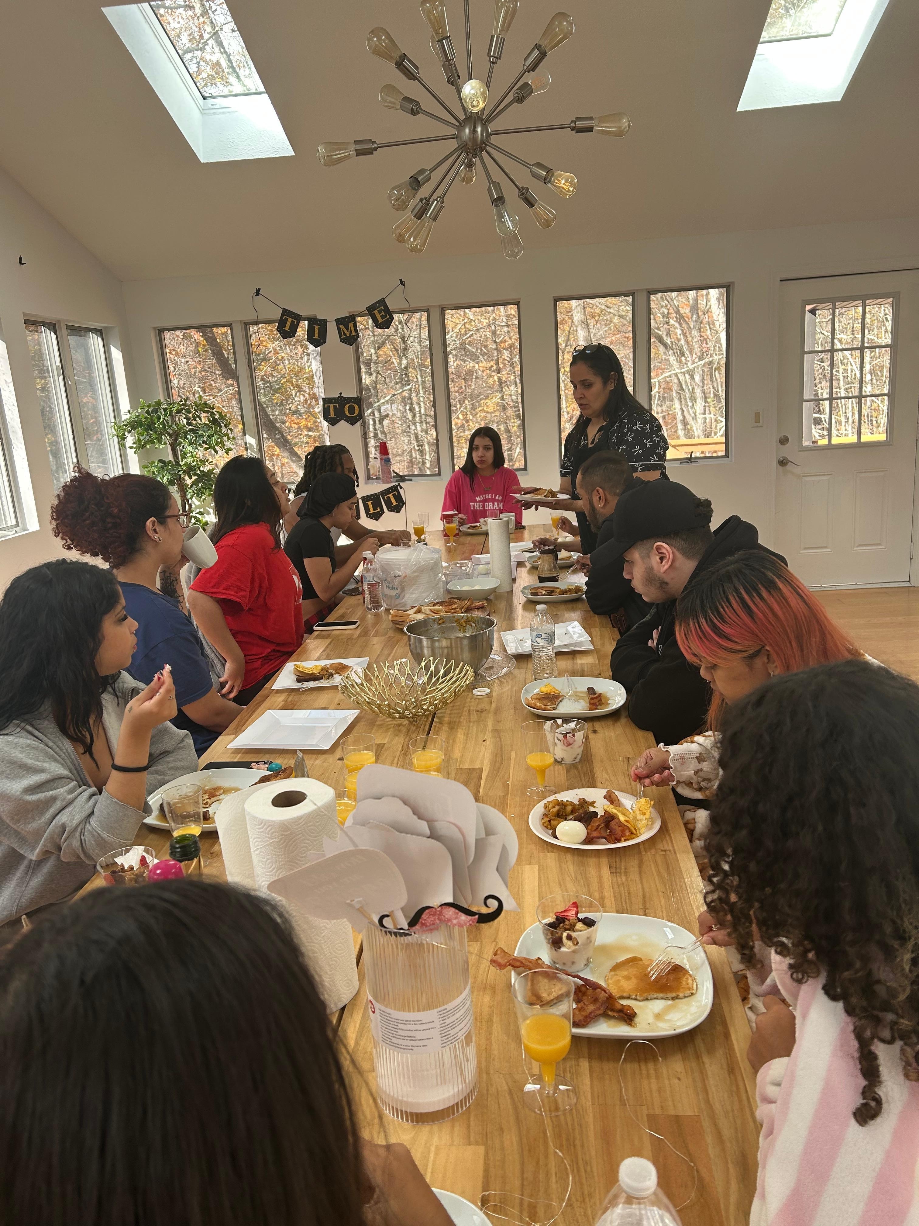 We booked this property to celebrate my beautiful niece 20th birthday. A surprise/gift and looking forward to returning in the near future for longer stay being that a weekend getaway ended so fast. 