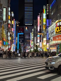 Leaving Shinjuku station and walking toward the hotel