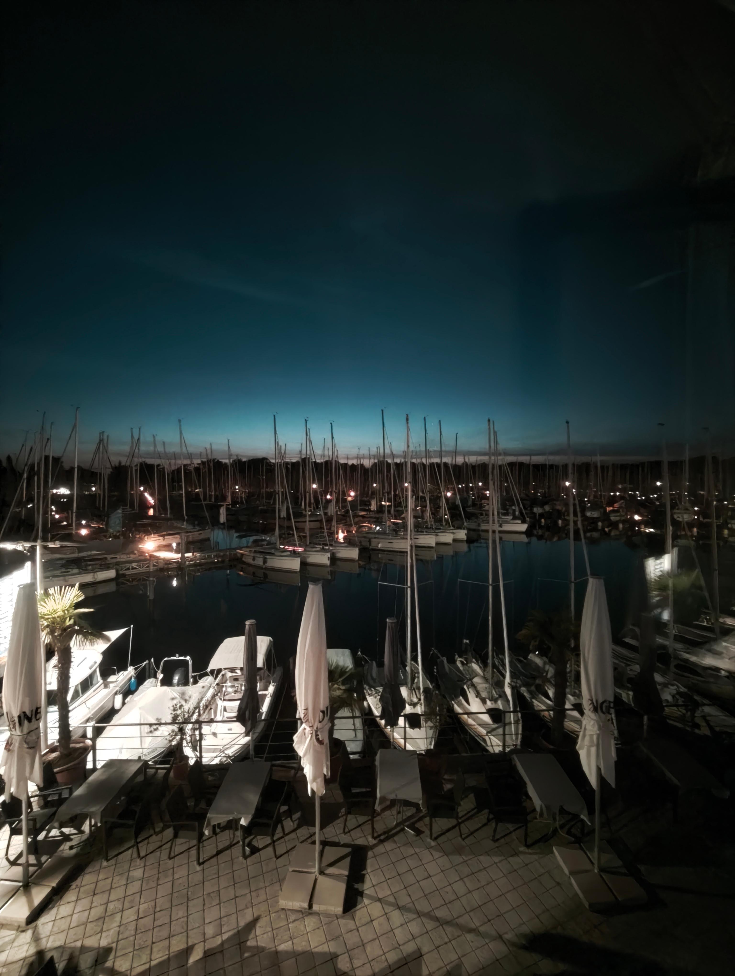 Der Blick Abends vom Zimmer aus