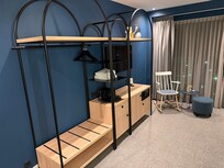 Espace rangement et TV