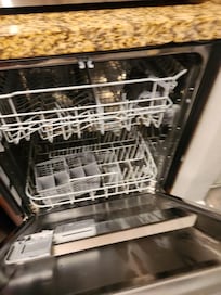 Dishwasher works well