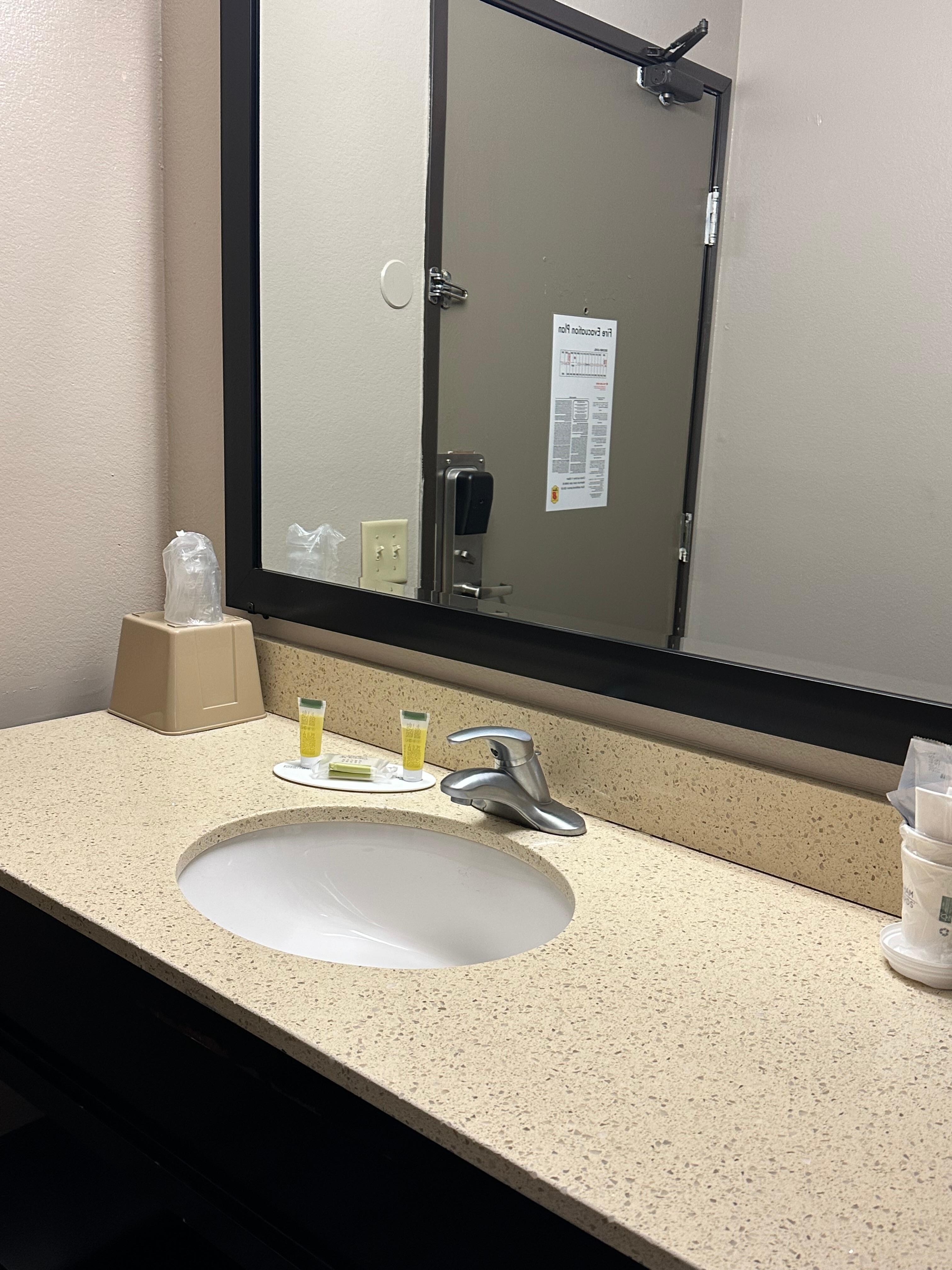 Clean sink, yet small entry