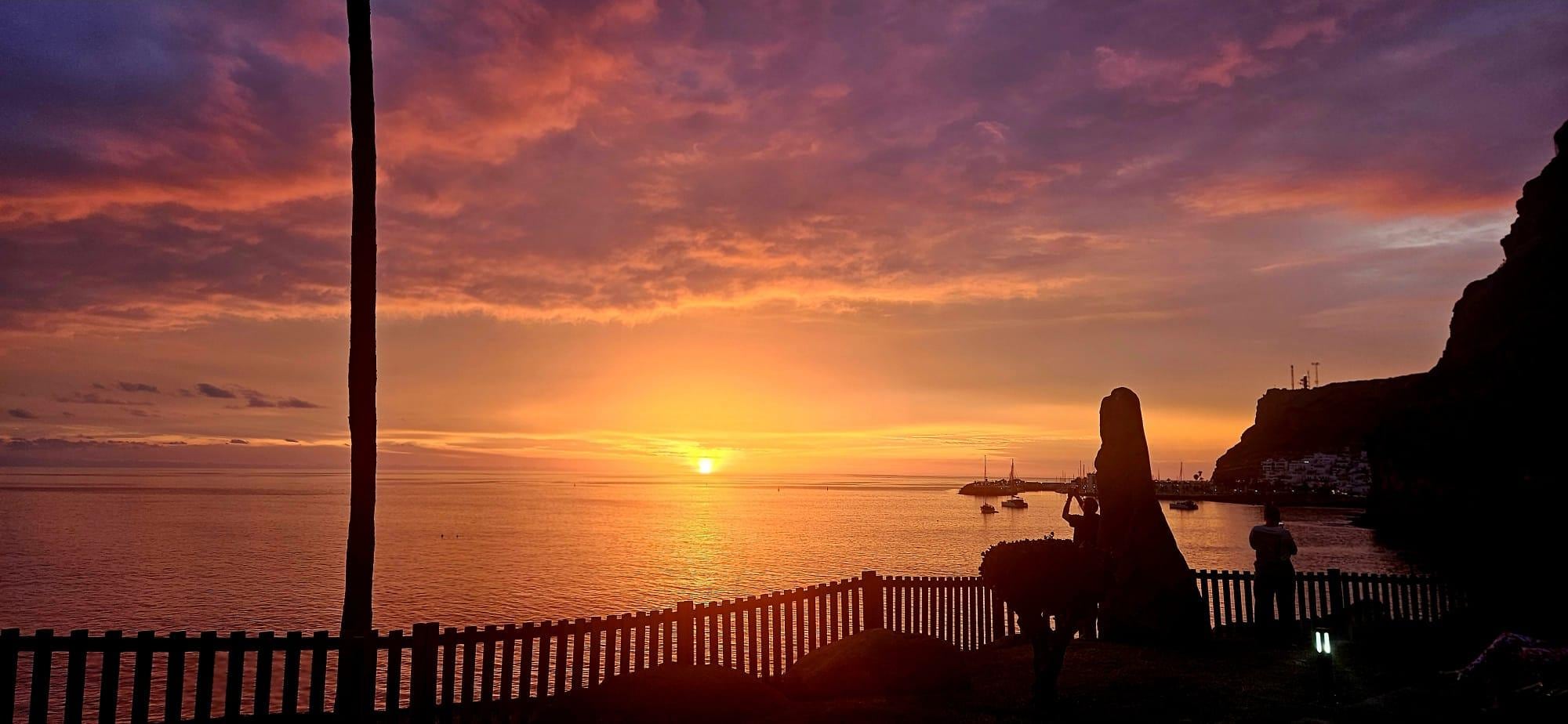 Fab sunset in there beautiful gardens 