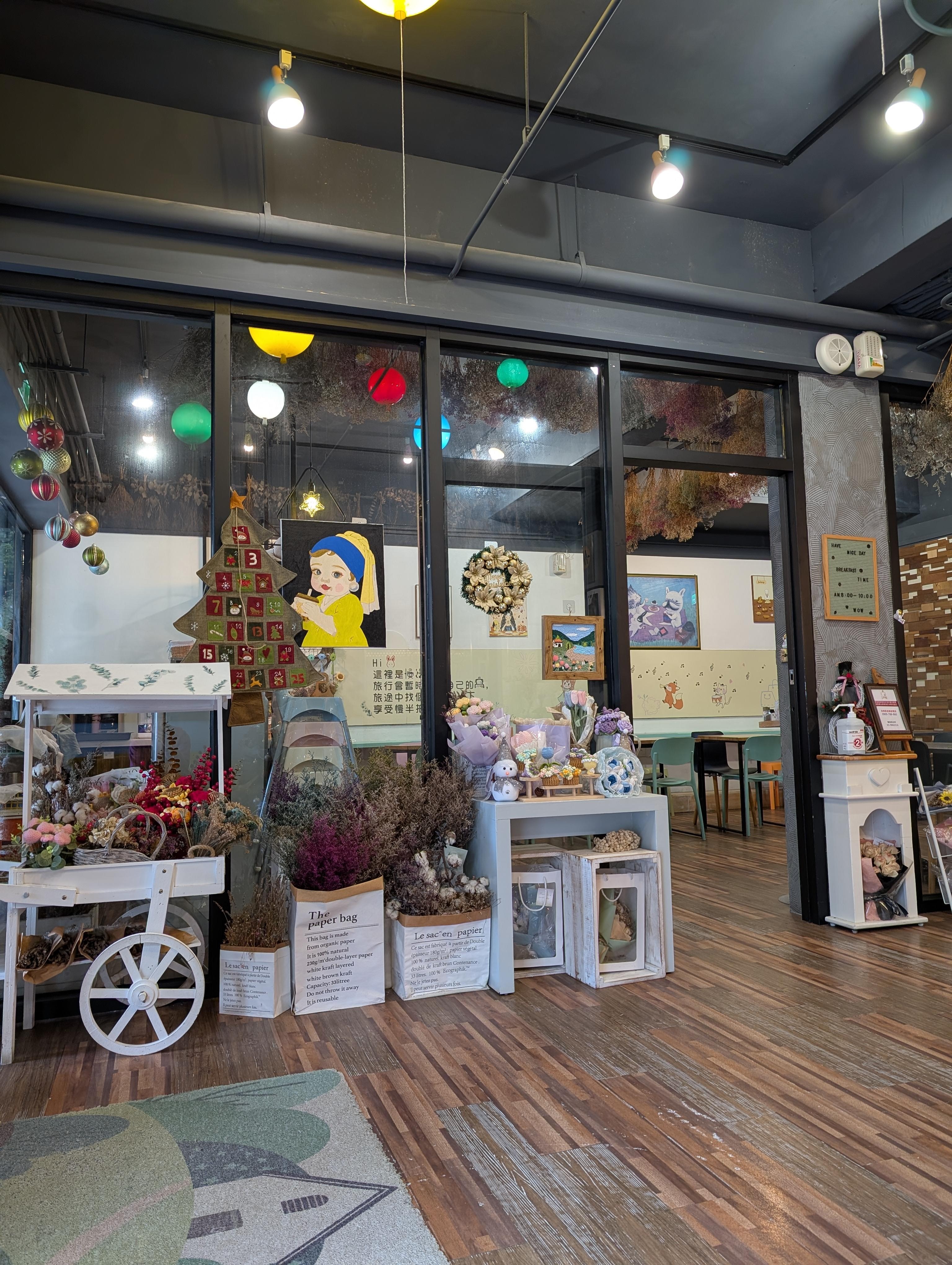 Lobby and breakfast room