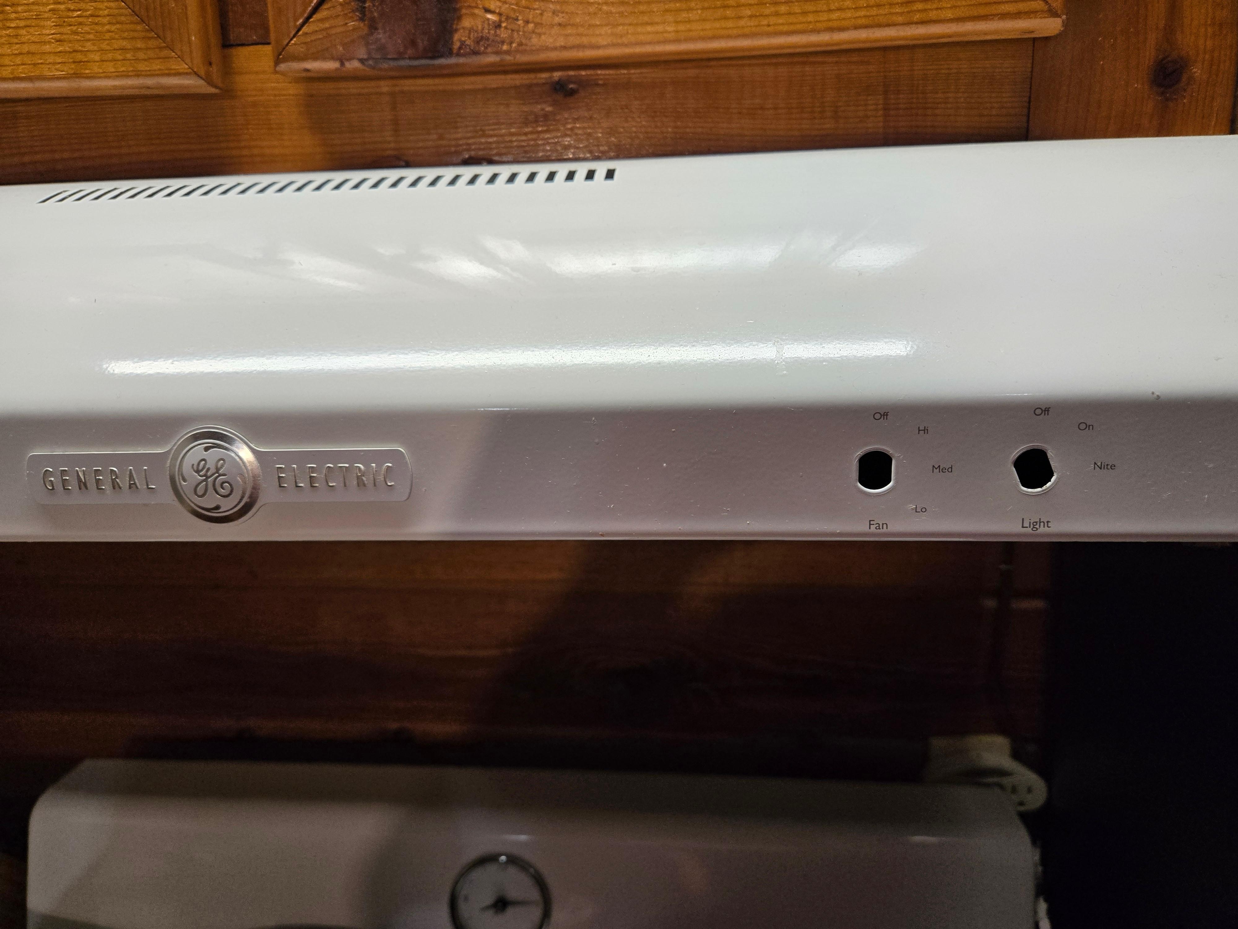 Stove hood with no fan or light buttons