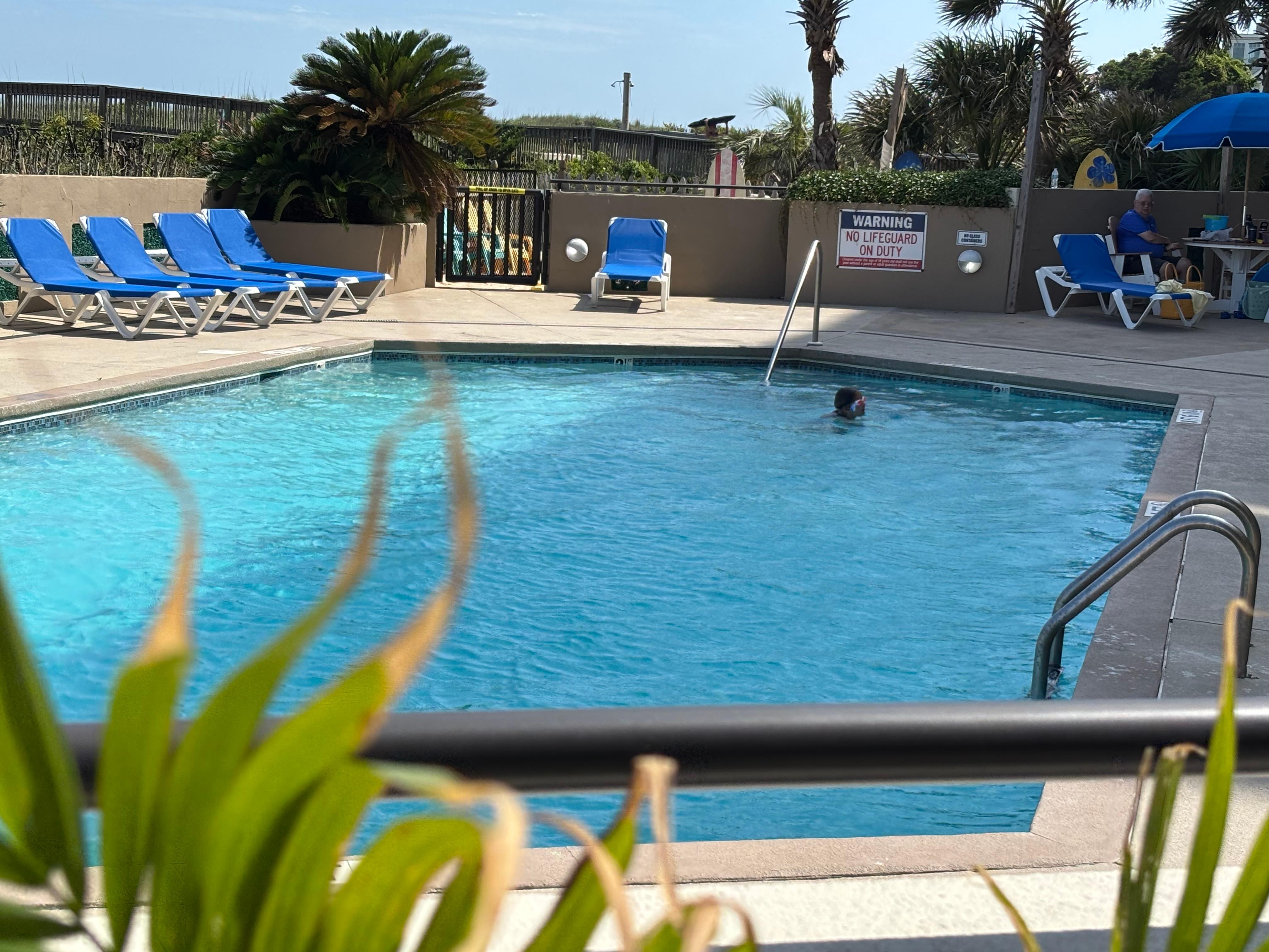 Spacious pool