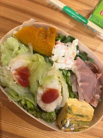 朝ごはんはホカホカのお弁当