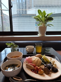 ビュッフェ形式の朝食